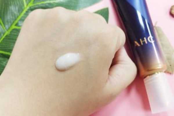 ahc眼霜第几代最好用