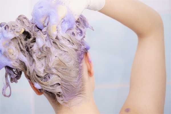 染灰色偏紫了怎么办 染灰色偏紫了怎么办