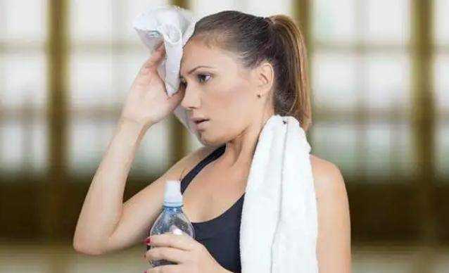 出汗能给人体带来哪些好处？ 