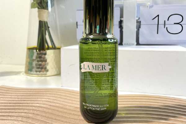 海蓝之谜精粹水可以当爽肤水用吗 海蓝之谜精粹水可以当爽肤水用吗