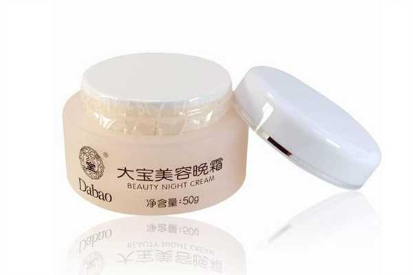 晚霜是面霜吗 晚霜和面霜有什么区别