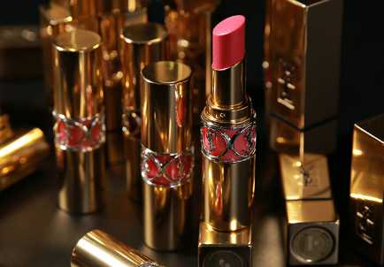 香奈儿和圣罗兰哪个贵档次高?chanel口红和ysl口红哪个好 香奈儿和圣罗兰哪个贵档次高?chanel口红和ysl口红哪个好