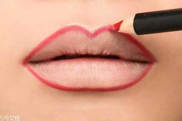 涂口红要注意什么？怎样选择口红