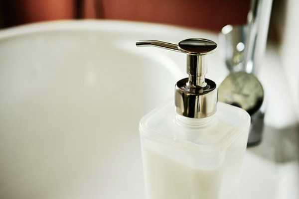 洗面奶的正确使用方法 洗面奶的正确使用方法