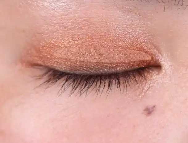 双眼皮贴都一样吗 双眼皮贴都一样吗