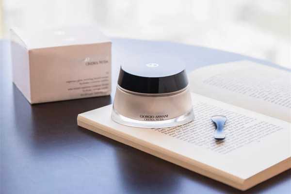 素颜霜天天用好吗? 素颜霜天天用好吗?