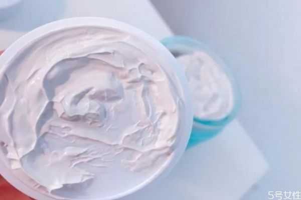 泥膜用完可以用面膜吗?泥膜用完后可以用补水面膜吗 泥膜用完可以用面膜吗?泥膜用完后可以用补水面膜吗