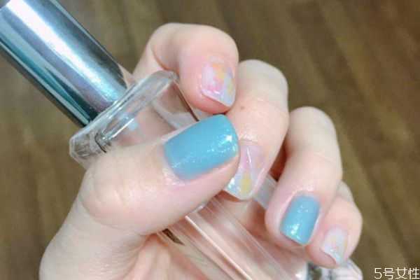 适合夏季的美甲颜色 什么美甲颜色时候夏季 适合夏季的美甲颜色 什么美甲颜色时候夏季