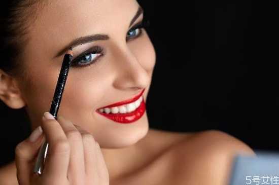 眉笔保质期一般是多久?眉笔过期了还能用吗 眉笔保质期一般是多久?眉笔过期了还能用吗