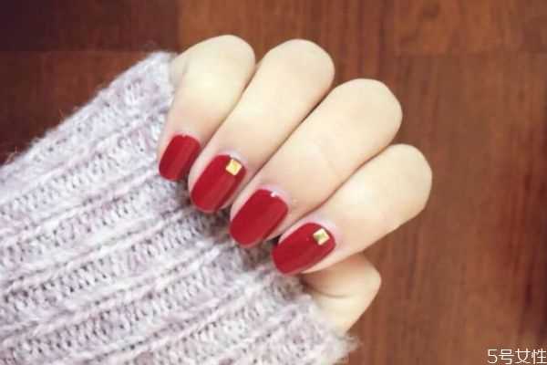 修指甲有几种方式？美甲应该怎么做呢