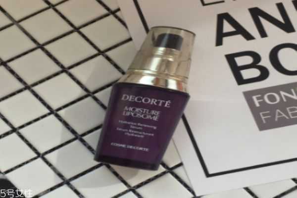 黛珂保湿美容液有珠光