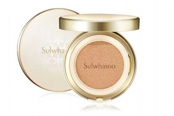 雪花秀气垫15号色显白吗?15号色适合什么皮肤 雪花秀气垫15号色显白吗?15号色适合什么皮肤