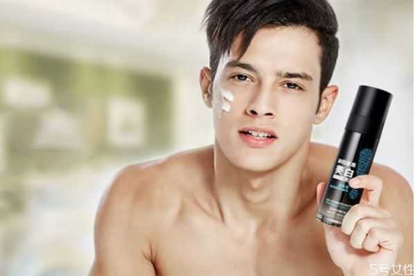 男生只用爽肤水可以吗?男士最基本护肤三步骤 男生只用爽肤水可以吗?男士最基本护肤三步骤