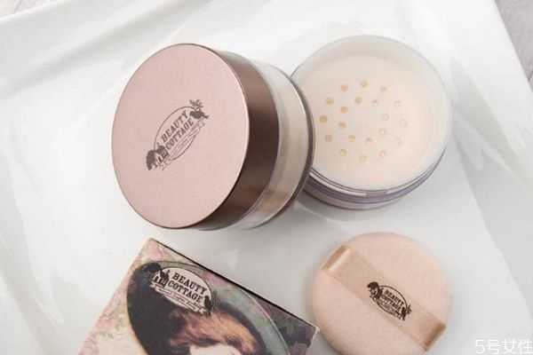 不同颜色定妆粉效果一样吗?绿色定妆粉有什么用呢 不同颜色定妆粉效果一样吗?绿色定妆粉有什么用呢