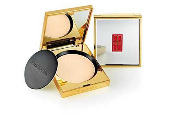 伊丽莎白雅顿轻透粉饼好用吗？伊丽莎白雅顿轻透粉饼细腻吗