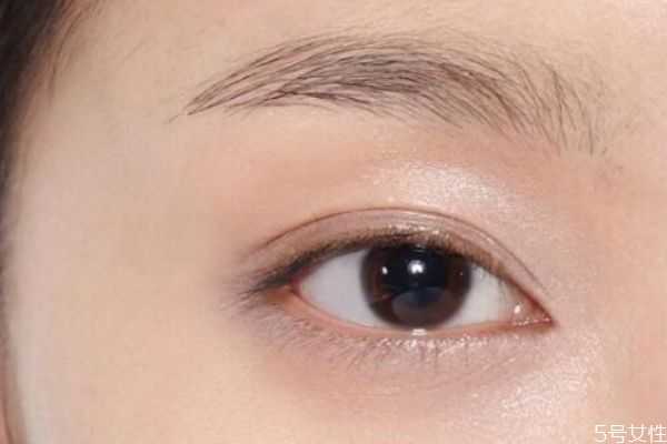 遮瑕可不可以直接涂脸上？直接涂遮瑕液可以吗