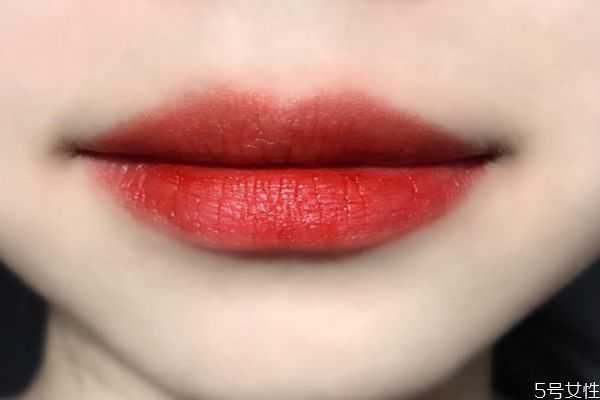 阿玛尼405适合素颜吗？阿玛尼405适合多大年纪用