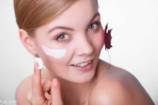25岁以后如何保养皮肤