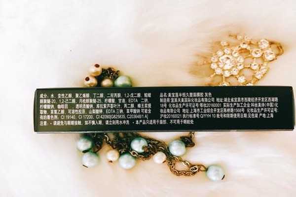 美宝莲纽约半恒久染眉胶好用吗 美宝莲纽约半恒久染眉胶好用吗