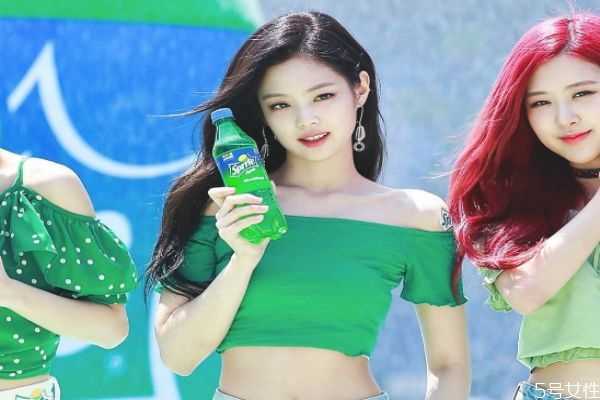 中性皮肤与干性皮肤的区别 中性皮肤和混合皮肤的区别