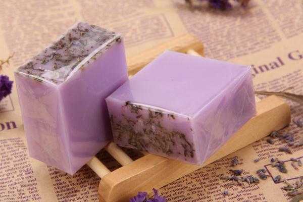 用手工皂洗头发好吗 用手工皂爆痘