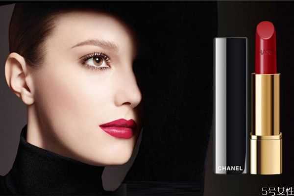 新口红都有一层蜡吗?新口红上的蜡怎么去除 新口红都有一层蜡吗?新口红上的蜡怎么去除