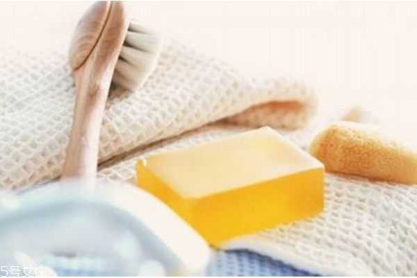硫磺皂洗脸的坏处 硫磺皂洗脸的坏处