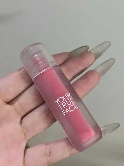 唇彩是什么?唇彩的功效和作用 唇彩是什么?唇彩的功效和作用