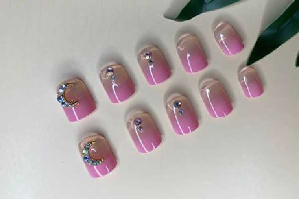 穿戴甲对指甲有伤害吗 穿戴甲对指甲有伤害吗