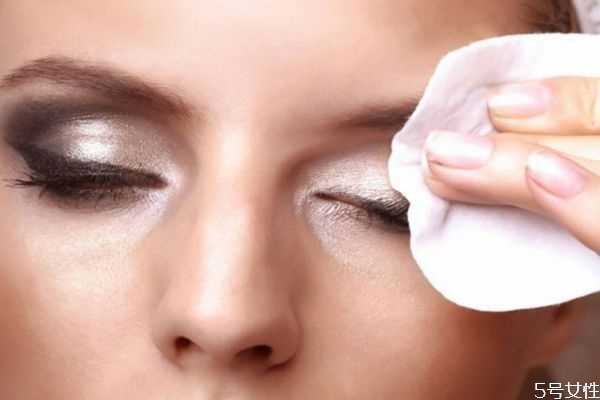 眼线可以洗掉吗？眼线不用卸妆水能洗掉吗
