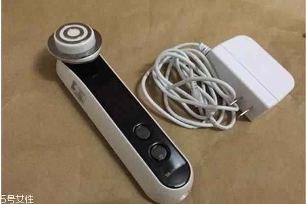 yaman美容仪怎么充电