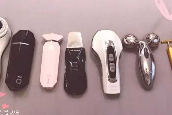 去黑头粉刺用什么美容仪 蒸脸仪和去黑头美容仪铲