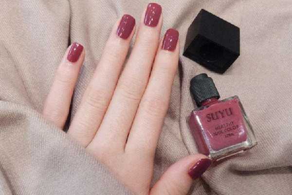 指甲油怎么才能快速干 指甲油要不要照灯