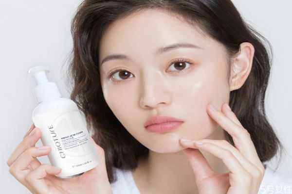 稚优泉洗面奶怎么样?稚优泉洗面奶功效作用 稚优泉洗面奶怎么样?稚优泉洗面奶功效作用