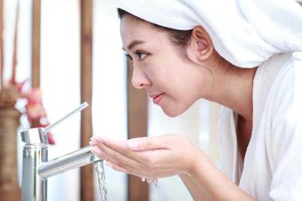 玉兰油哪款洗面奶温和