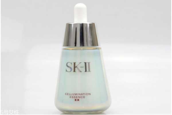 美白精华液晚上用吗