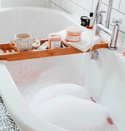 herbivore玫瑰椰子身体磨砂膏怎么样 提升浴室幸福感