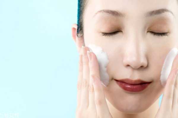 春季应该用什么洗面奶