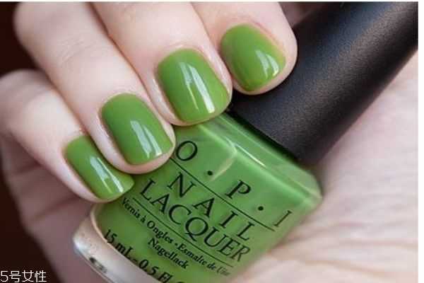 有什么适合夏季的指甲油颜色？指甲的形状有哪些