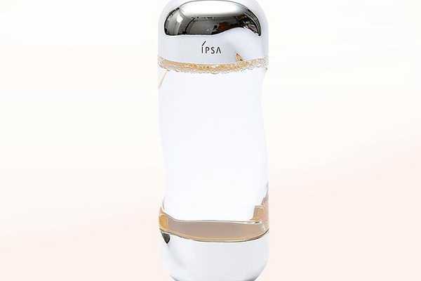 流金水颜色有点黄是怎么回事?流金水适合什么肤质的 流金水颜色有点黄是怎么回事?流金水适合什么肤质的