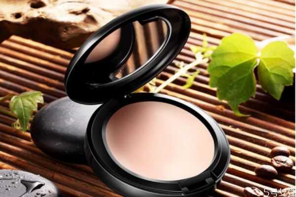 遮瑕膏能涂到嘴上吗 遮瑕膏能涂到嘴上吗