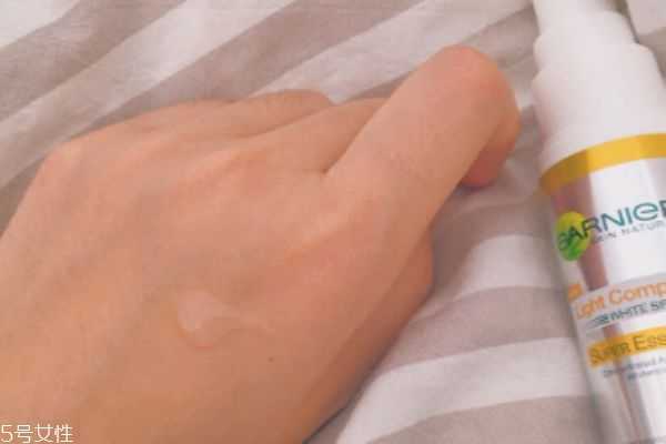 卡尼尔美白精华白天能用吗 卡尼尔美白精华白天能用吗