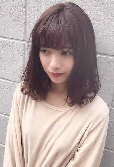 齐肩卷发图片2024最新款女生 齐肩卷发图片2024最新款女生