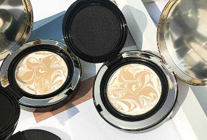 散粉和气垫的区别在哪 散粉和气垫的区别在哪