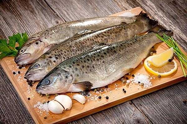 鱼刺卡喉咙解决方法