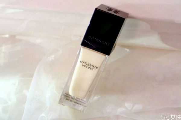 哑光粉底液是什么？涂了哑光粉底液还用散粉吗