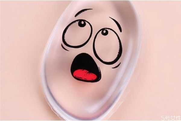 硅胶粉扑发黄了还能不能用?硅胶粉扑的缺点 硅胶粉扑发黄了还能不能用?硅胶粉扑的缺点