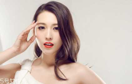 长痘痘可以涂防晒霜吗？适合痘痘肌的防晒霜