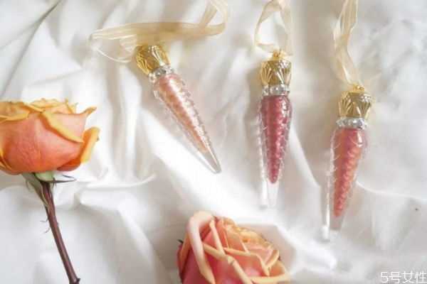 唇釉的特点是什么呢？唇釉有什么好处呢