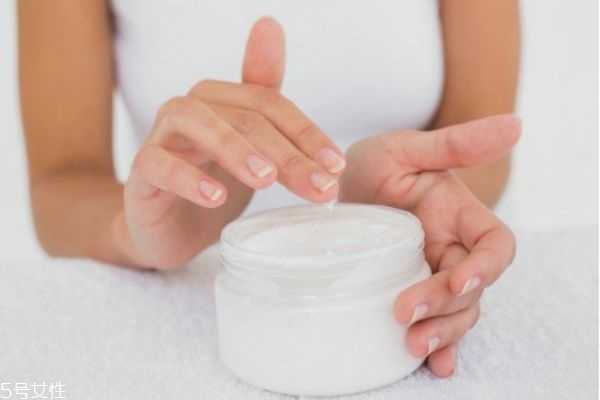 乳和霜要一起用吗